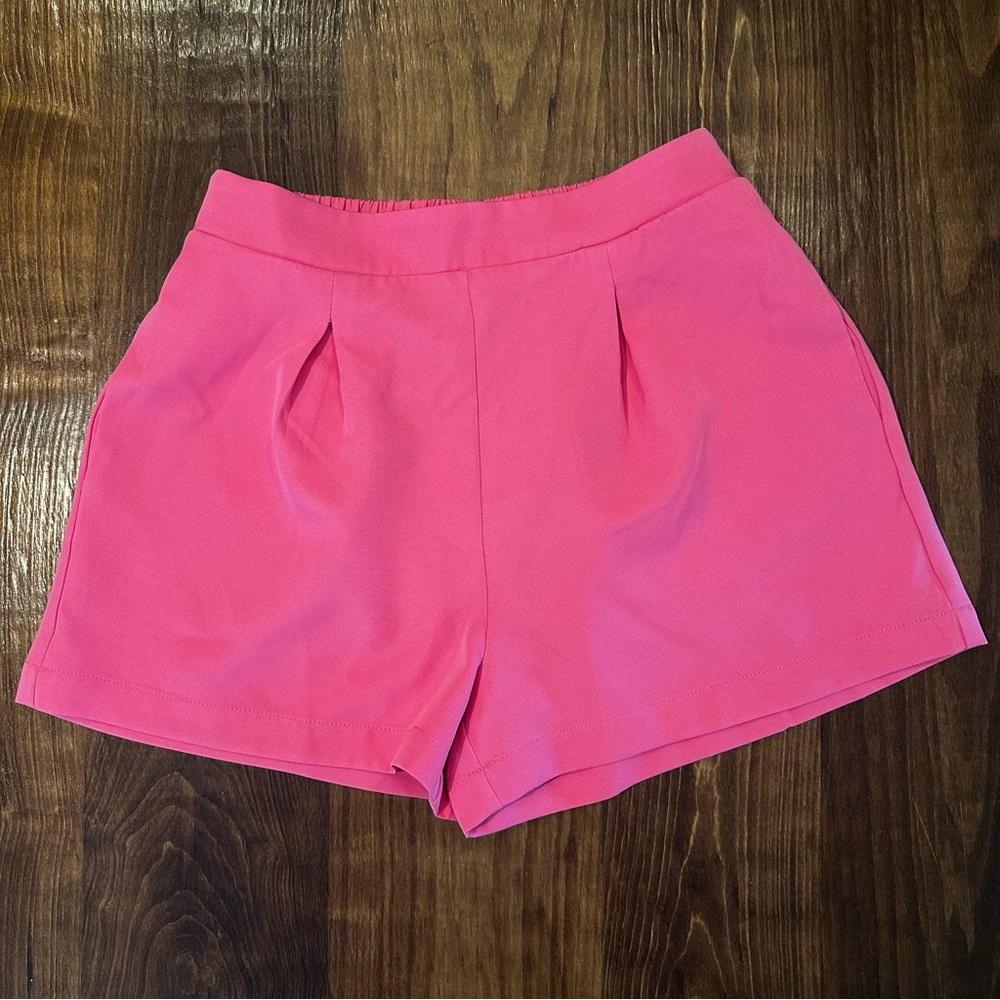 Mittoshop Boutique NWT Hot Pink Becky Pull On Shorts Pleats Pockets Size Med .
